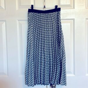 (NWT) Max Studio pleated skirt, size S